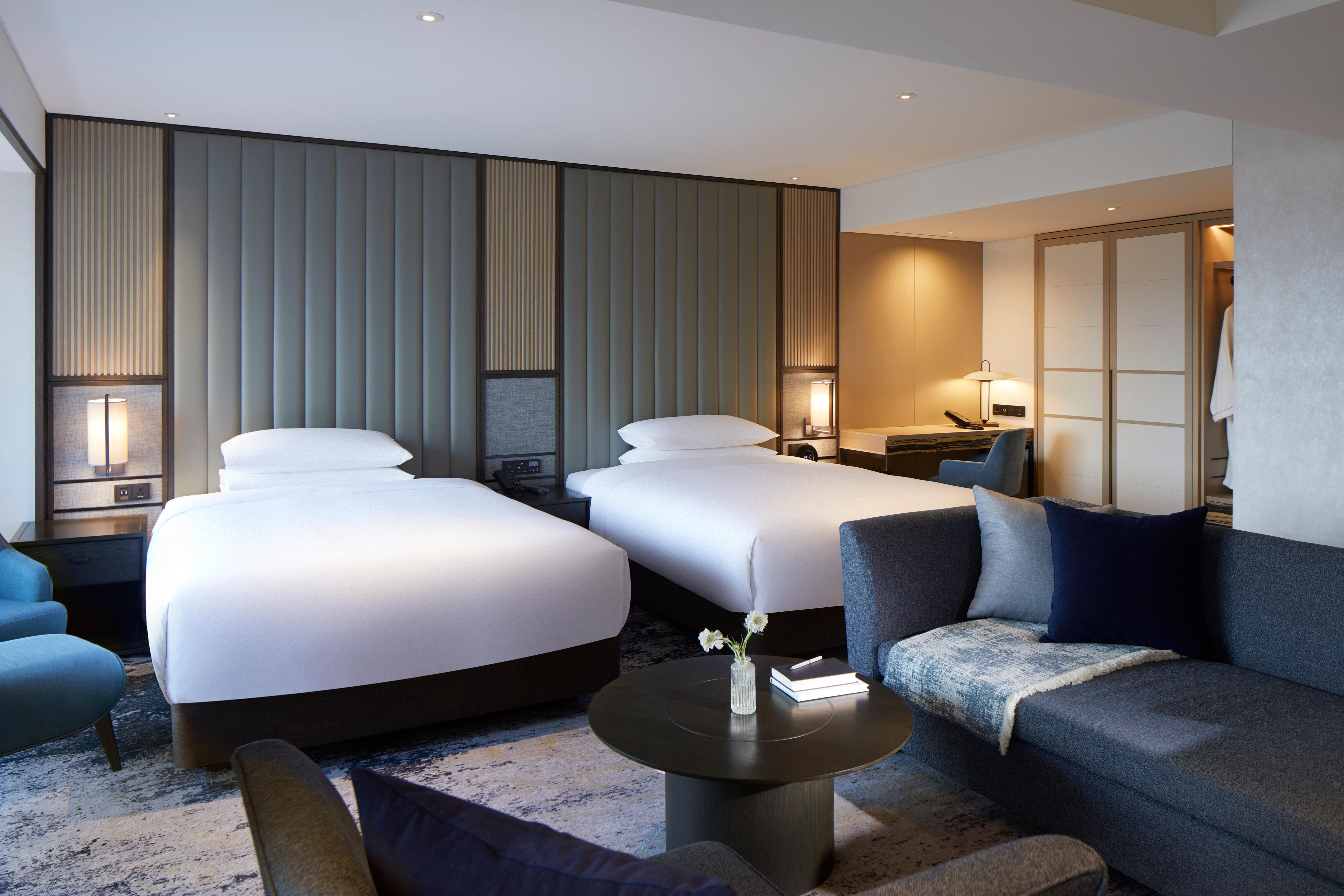 Hotel Grand Intercontinental Parnas By Ihg 5*